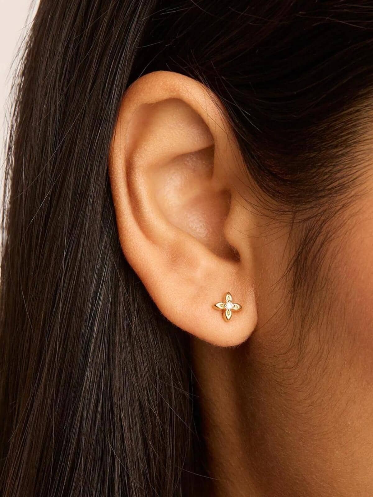 By Charlotte | Live In Light Stud Earrings - Gold | Perlu