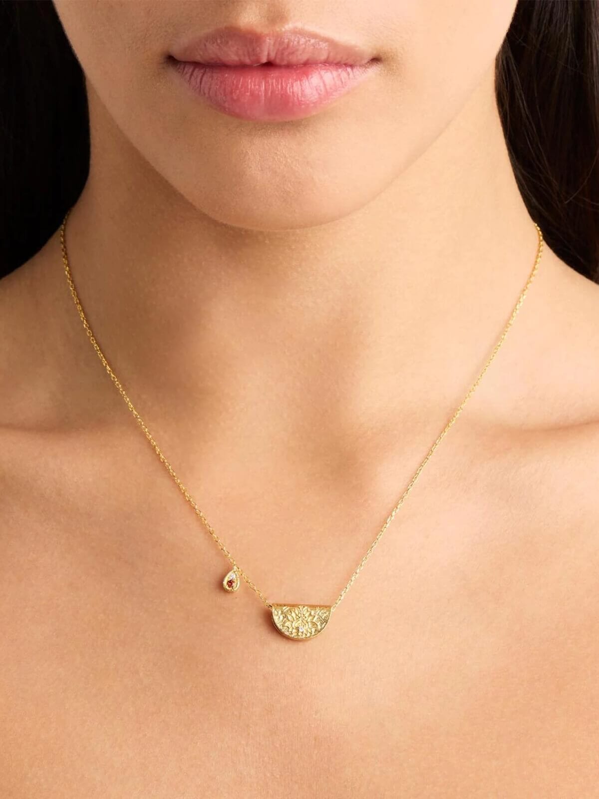By Charlotte | Lotus Birthstone Necklace - January | Garnet - Gold | Perlu