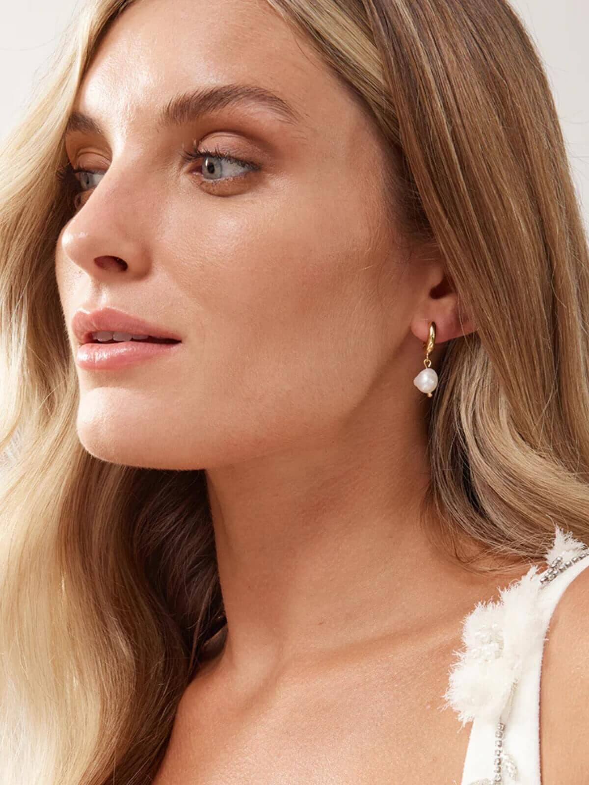 Bethany Pearl Sleepers - Gold Earrings Jolie & Deen