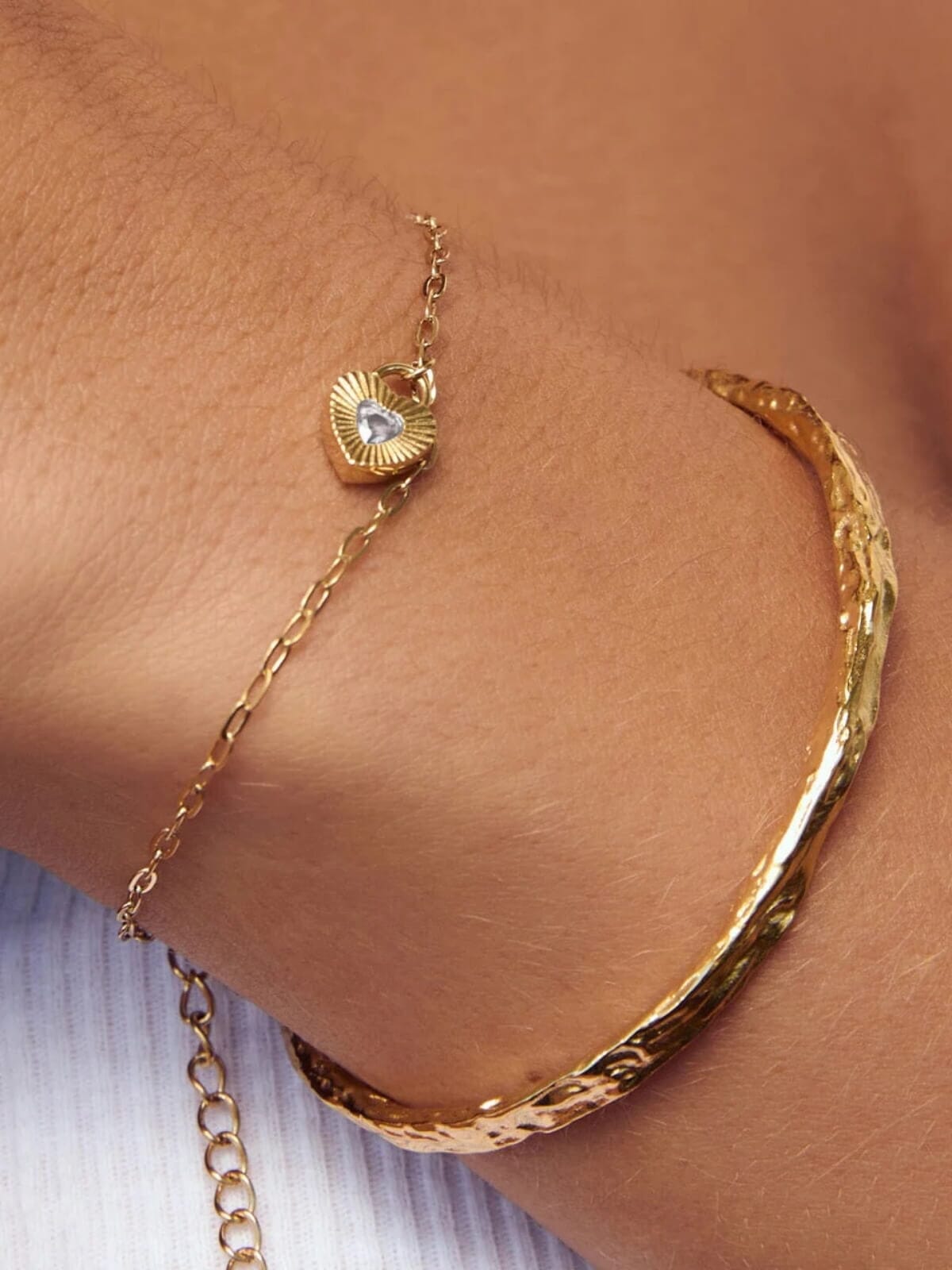 Arms Of Eve | Ruby Heart Bracelet - Gold/Stone | Perlu