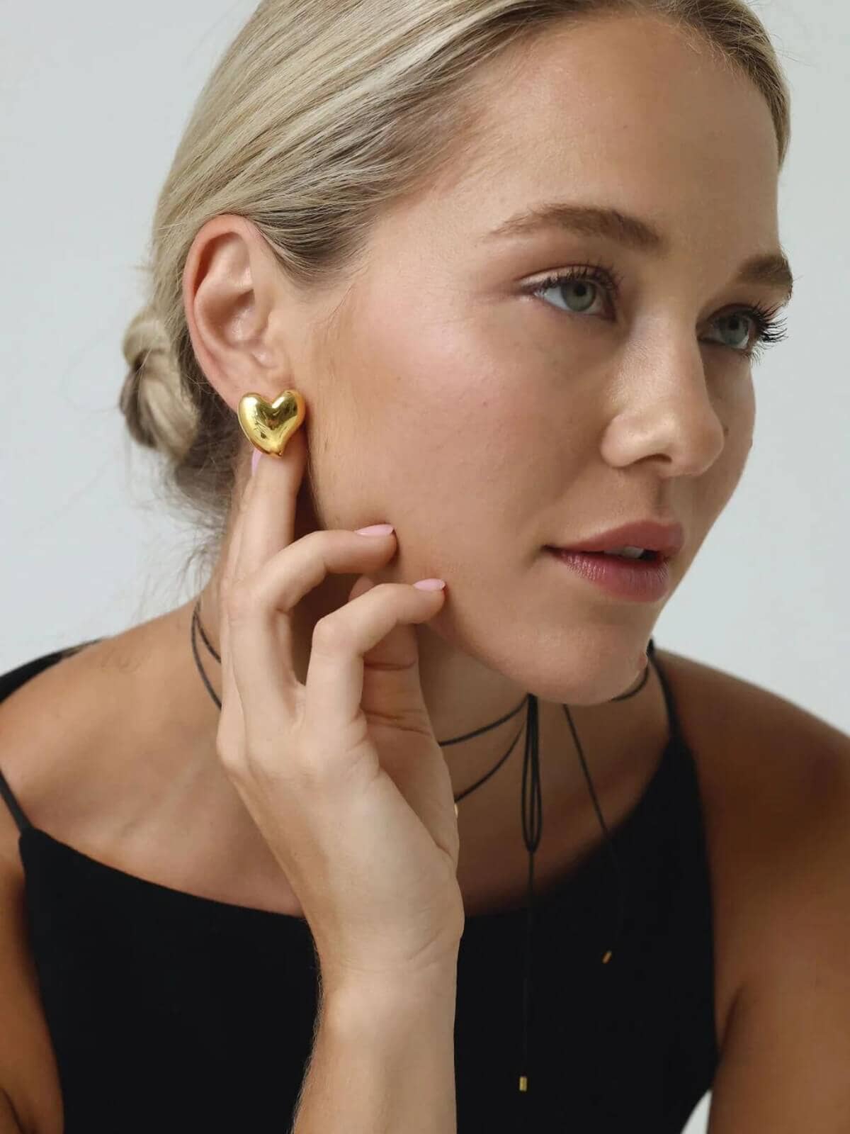 Bianko | Allure Maxi Heart Studs - Gold| Perlu