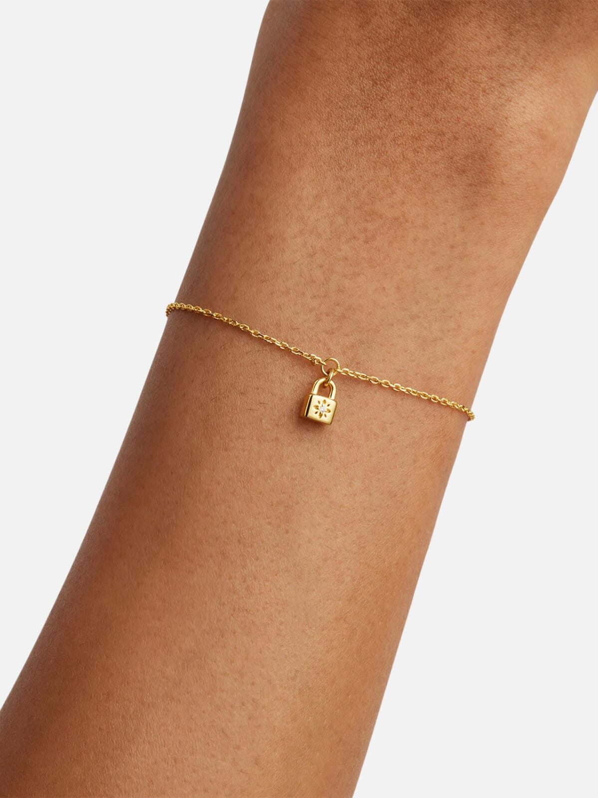 By Charlotte | 18k Gold Vermeil Crystal Lotus Padlock Bracelet | Perlu