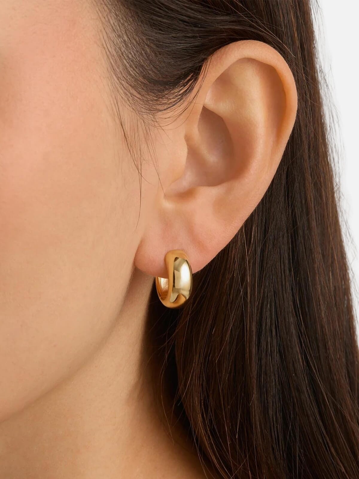 By Charlotte | Bold Small Hoops - 18k Gold | Perlu