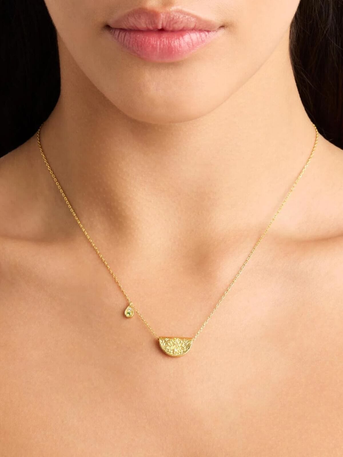 By Charlotte | Lotus Birthstone Necklace - August | Peridot - Gold | Perlu