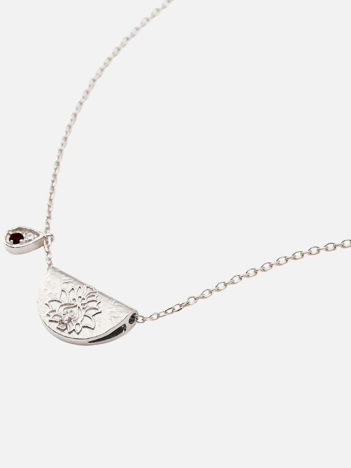 By Charlotte | Lotus Birthstone Necklace - January | Garnet - Silver  | Perlu