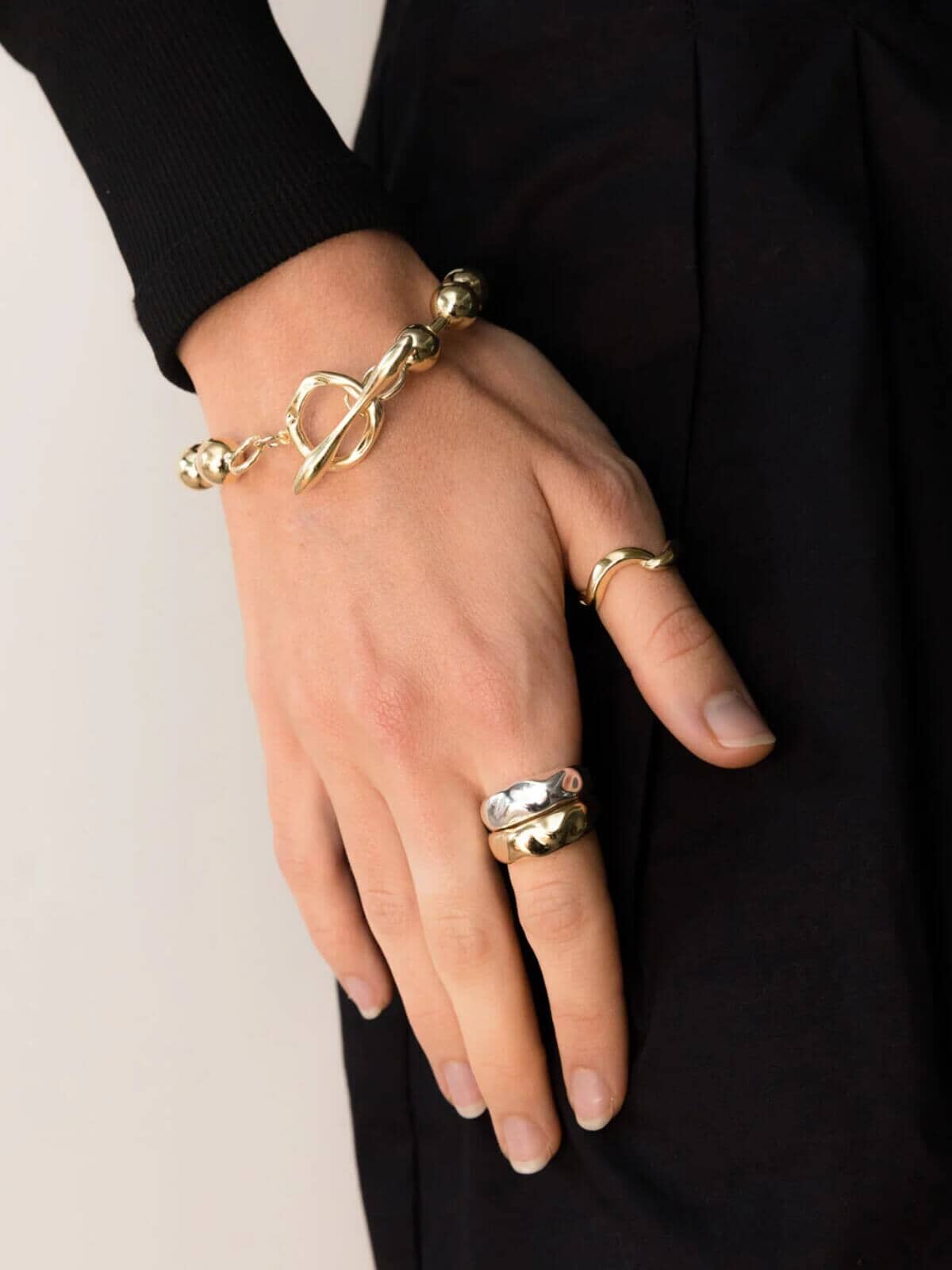 F+H | Wonky Hammered Ring: Sterling Silver | Perlu