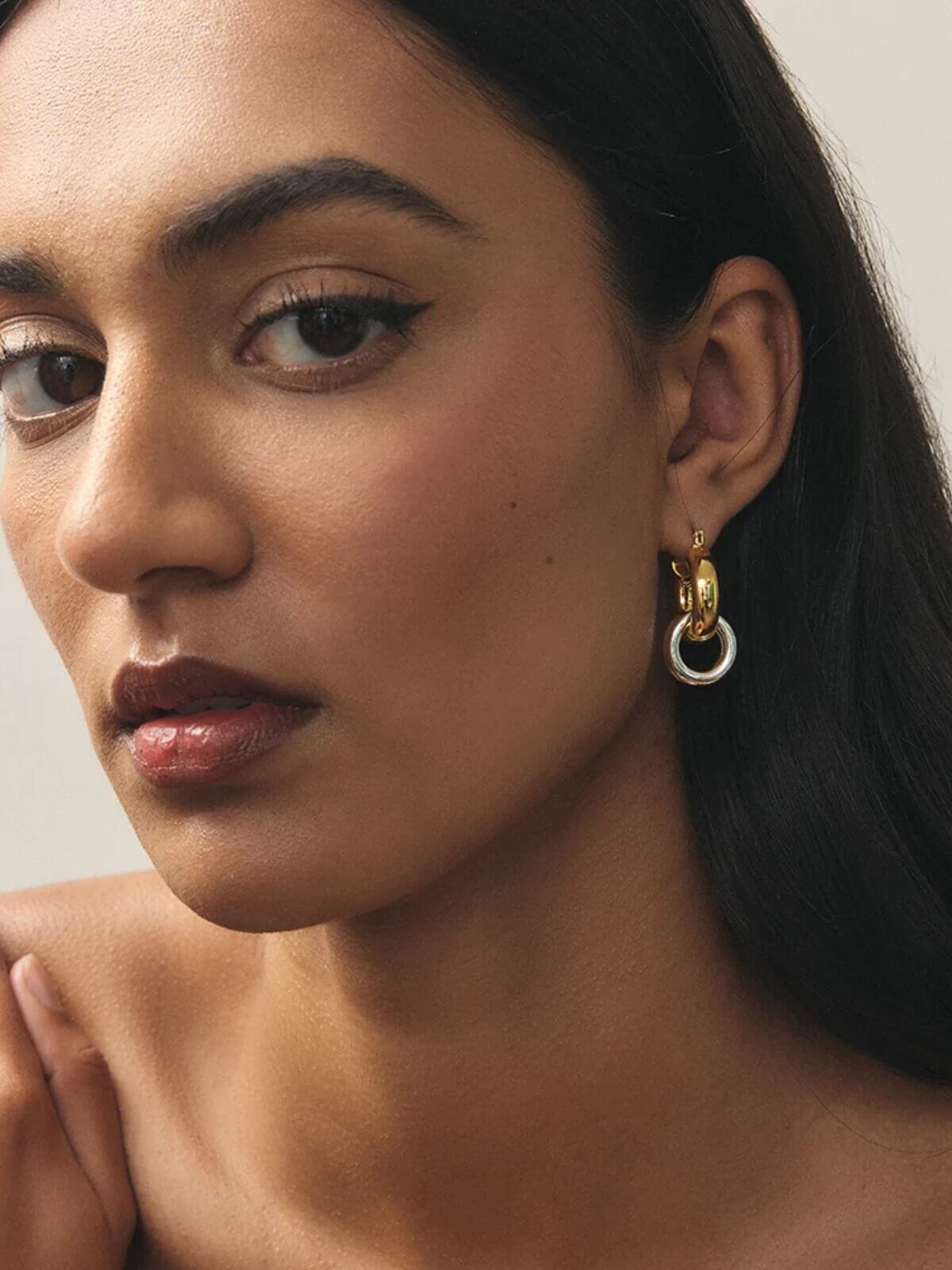 Jolie & Deen | Brida Earrings - Gold | Perlu