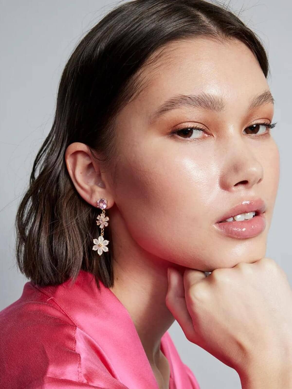 Jolie & Deen | Crystal Flower Earrings - Pink | Perlu