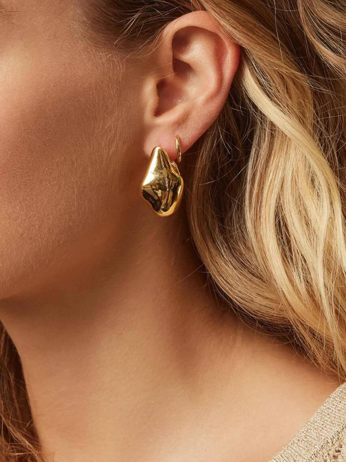 Jolie & Deen | Ixia Earrings - Gold | Perlu